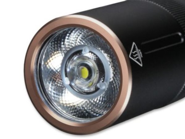 Taschenlampe Fenix E20 V2.0 - maximal 350 Lumen / Reichweite maximal 126 Meter